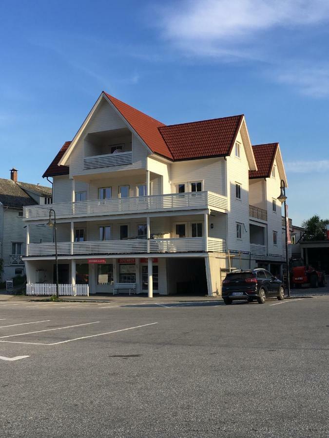 Balestrand Fjordapartments Экстерьер фото