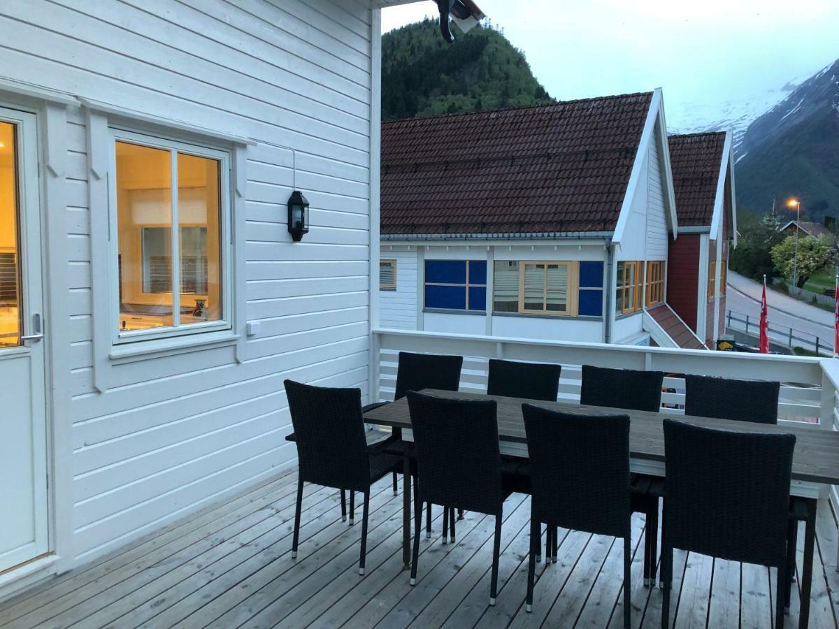 Balestrand Fjordapartments Экстерьер фото