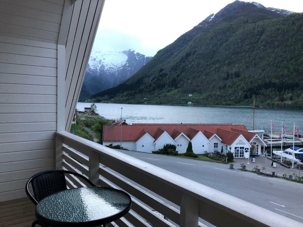 Balestrand Fjordapartments Экстерьер фото