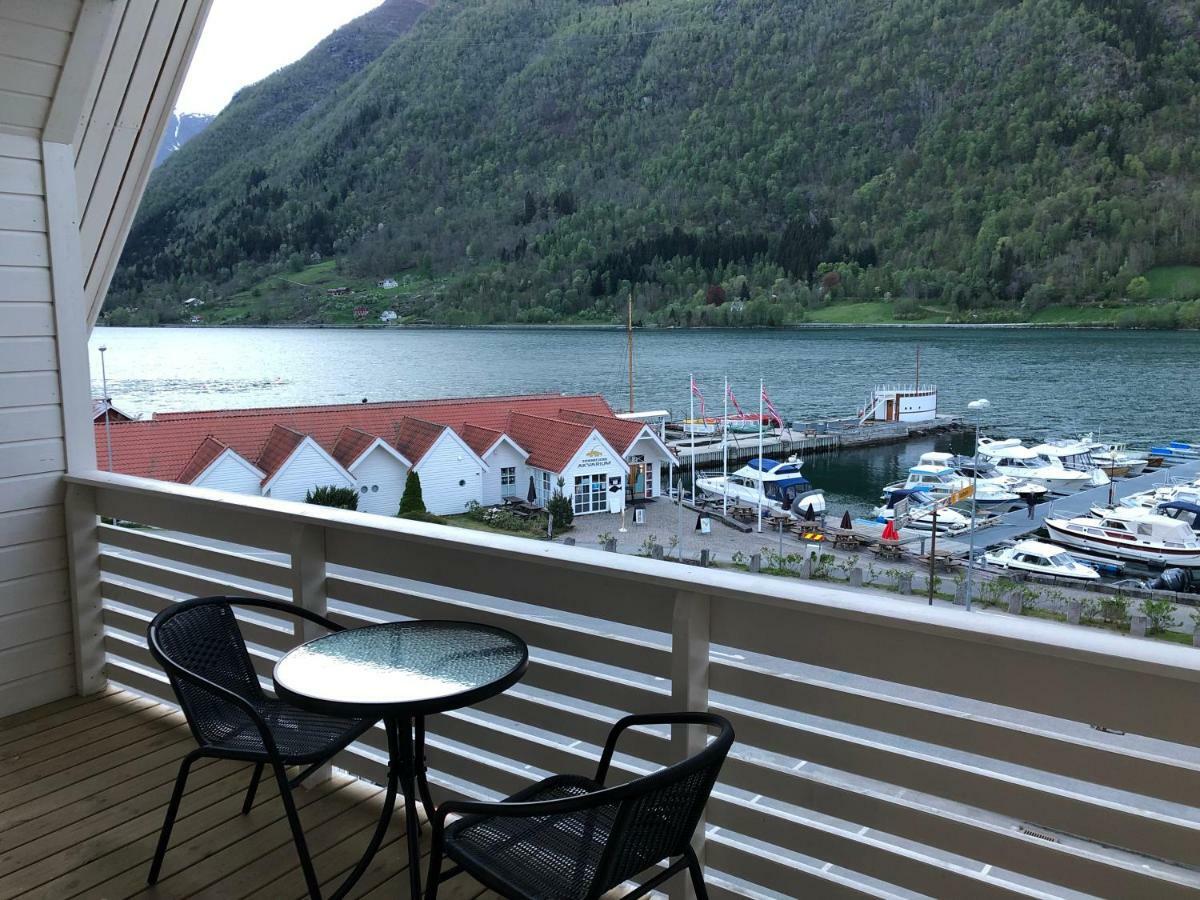 Balestrand Fjordapartments Экстерьер фото